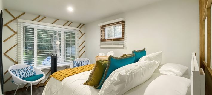 *Beach Walk, Hot Tub & Private Pickleball Gem* Hotels in Lambton County