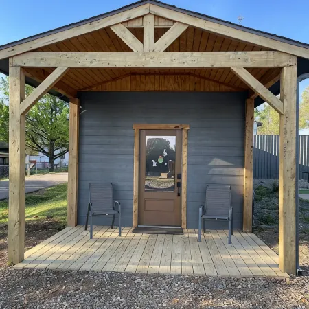 Makin Memories New Cabin Near Lake Texoma & Casino. A Mile to Marina/Boat Ramp. Отели в г. Брайан