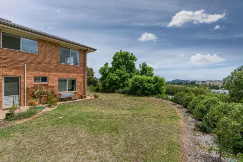 3 bedroom, two bathroom house fully equipped large kitchen, extensive lounge