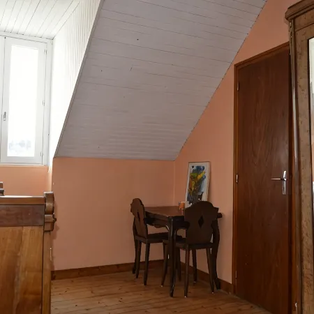 Typical Morgat house 150m from the beach with private garden