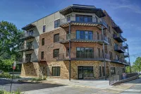 Top floor condo overlooking historic Downtown Blue Ridge!