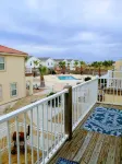 Water & Sunset Views! Easy Walk to the Beach 3 BR 2.5 BTH With Garage, Sleeps 8 - 按摩浴池