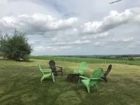 PET FRIENDLY Ranch Living w/ beautiful vistas near local attractions/festivities