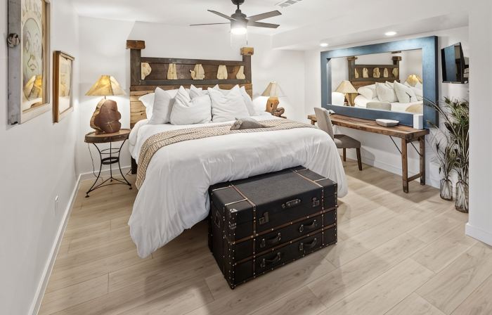 The Armadillo Villa! Hillside Haven with a Panoramic View of the Colorado River