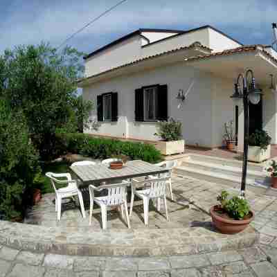 Villa Maria [Short Lets] Hotel Exterior