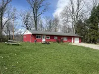 Piedmont Lake Marina Road Cabin Rental - 2성급