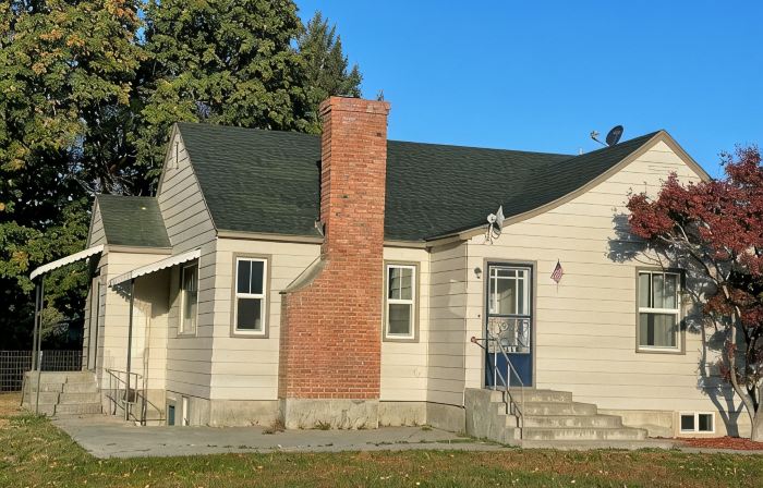 Oak Street Farm House