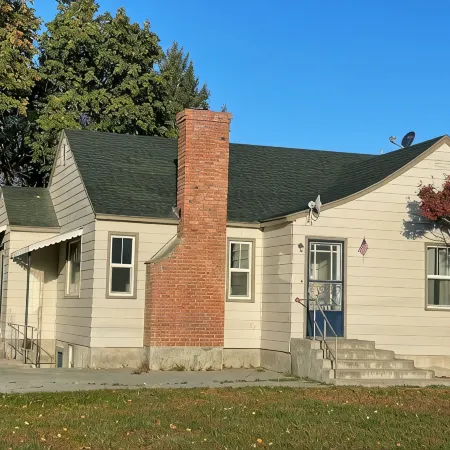 Oak Street Farm House