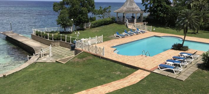 Panoramic View Sea below 2Bed2Bath 1754Sqft  Apartment ChefHsekeeper Pool Tennis Hotels in Ocho Rios