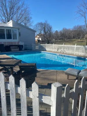 Muletown’s Modern Comfy Cottage w/ inground pool, hot tub, pool table & fire pit - 4 星級