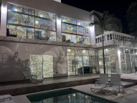 Luxury Villa Great Location Walking Distance to the Beach - Villas