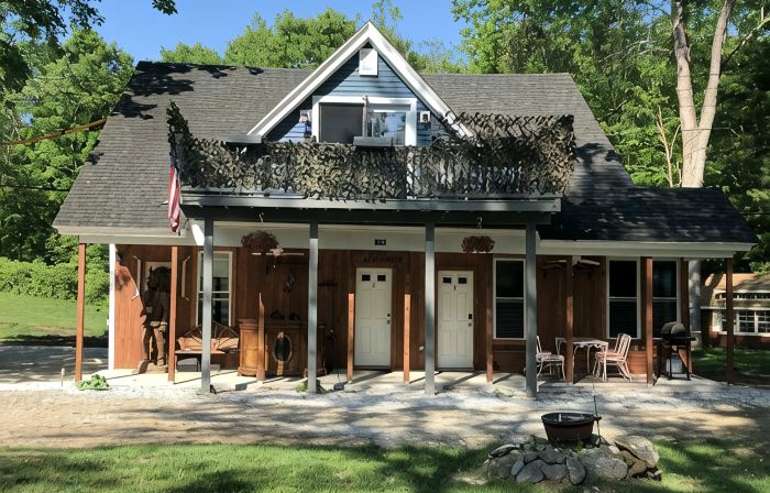 Doc's Lake house 1st floor, 2 bedroom apartment