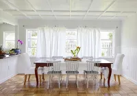 Stylish, and Relaxing in a Charming Neighbourhood with a Secluded Local Beach.