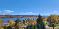 Charming Waneta Lake Front Cottage! Kayaks! Wine Country Flx
