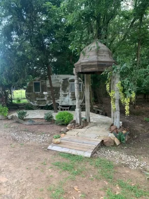 The Green Egg - Vintage RV Glamping