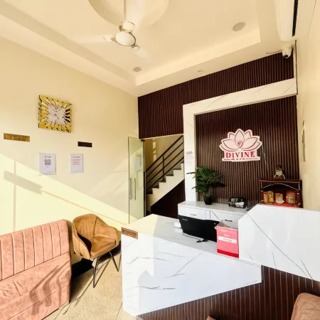 Om divine hotel