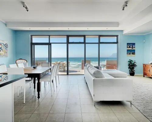 Surferscorner Self Catering Apartments Hotels near Muizenberg Beach