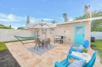 Peaceful Villa, 3.3 mi to the Beach & Big Parking
