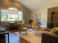 Beautiful 2 BR home, quiet, minutes from downtown - Homestays