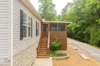 Cheerful 4 bedroom cottage on Kentucky lake