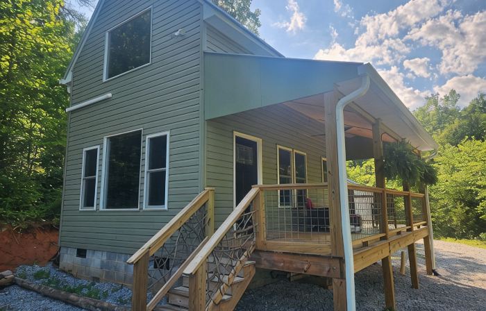 The Harmony Cabin A cozy one bedroom cabin!