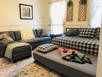 💋Kissing Downtown - Parking Spot! Sleeps 5🖐Free Wine🍷 - Wifi