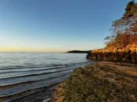 Classic Cape Cod Beach Cottage Steps to Private Beach or Stroll to Town! A/C ! - 3성급