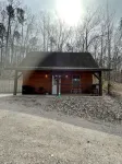 Pine Perfect Cabin on the edge of town only 1/2 mile from Current River! - Chalets