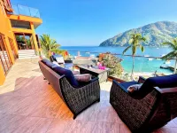 Penthouse in Yelapa, Brand New and Luxurious Casa, Sleeps 8 very comfortably Hotels in Cabo Corrientes