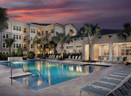 Resort Feel 2Br-King Bed-Pool-Hot Tub-Gym-Gated-Wifi-Elevator-Pet-Moffitt Cancer