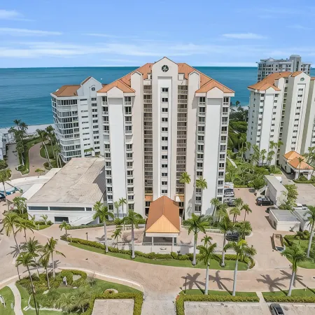 Modern Condo Steps from the Private Beach with Amazing Views