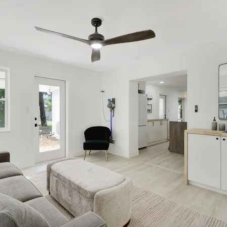 Private Coastal Retreat walking distance to downtown Jensen Beach  Sleeps 6