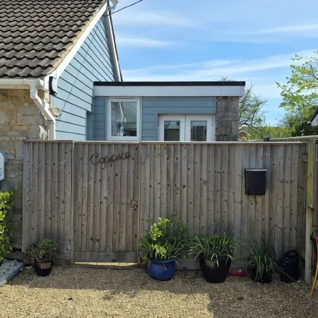Coppice, Entire 1 bedroom annex, pet friendly. EV Charger. Hotels in New Forest District