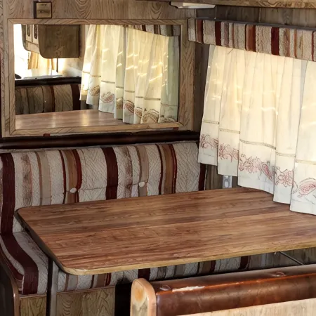 Cozy 80s Safari Style RV in Tranquil Bombay Beach with AC