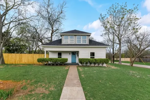 Downtown McKinney Modernized Historical home - 3-نجوم