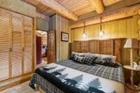 Creek side log cabin in the woods -dog friendly - Hytter