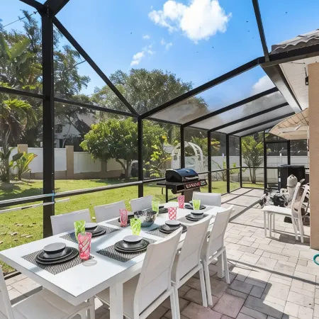 Dunedin Lux 5Br Villa w/Heated Saltwater Pool & Spa, Patio, Putting Green & BBQ