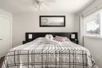 Lovely full house 3/2 w/ pool, few min from beach - Private Pool