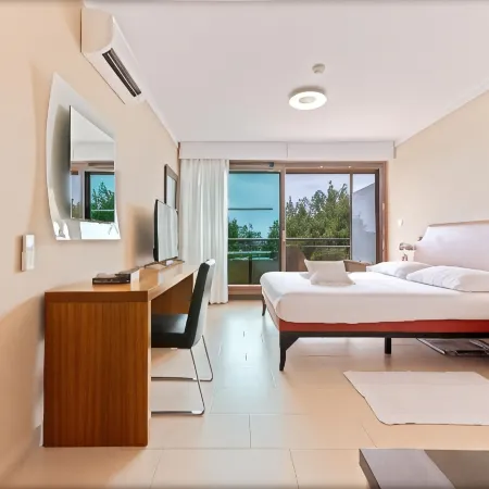 The Residence Aparthotel Отели рядом с достопримечательностью «Торговый центр City Center One Split»