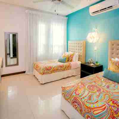 Huge Luxury Penthouse in the Heart of Playa - Oasis Chloe Rooms