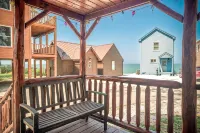 Charming Lakeview Cabin Near Geneva-On-The-Lake, The Perfect Getaway!