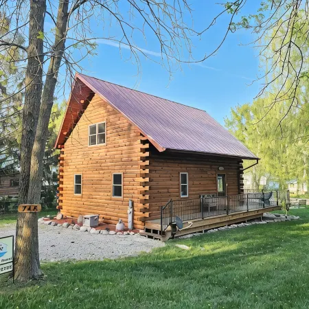Blue Heron Lodge,Wolf River, Partridge Lake Channel Fremont Wisconsin