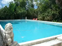 HISTORIC POOLSIDE RIVERFRONT CABANA WITH BOAT DOCK - 3 ดาว