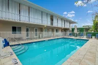 Downtown Naples Retreat - Walk to 5th Ave & Beach - Condos