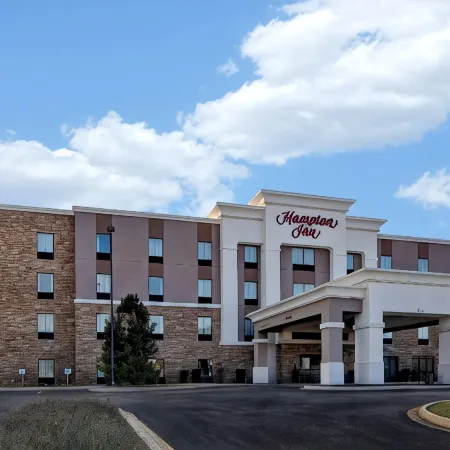 Hampton Inn-DeKalb (Near the University)