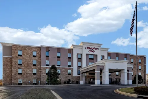 Hampton Inn-DeKalb (Near the University)