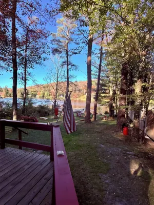 Cozy Roscoe Lakefront Cabin