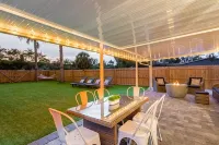 Mahi on Madison: Close to Clearwater Beach w/Huge Fenced Yard & Private Hot Tub - บังกะโล