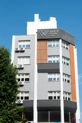 ไวท์คอร์เนอร์ โรงแรมใน