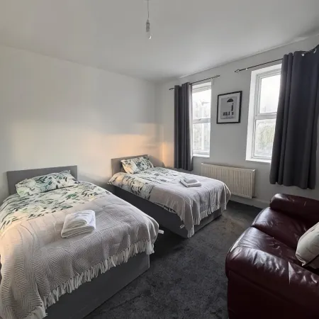 Cozy Guest Room 2 in Morden Отели рядом с достопримечательностью «Уимблдон»